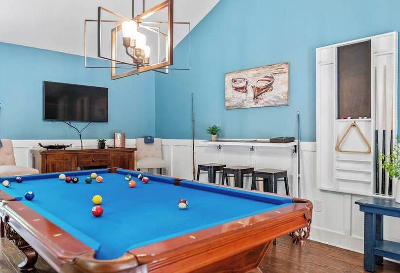 The Great Escape By Avantstay Game Room, Hot Tub
