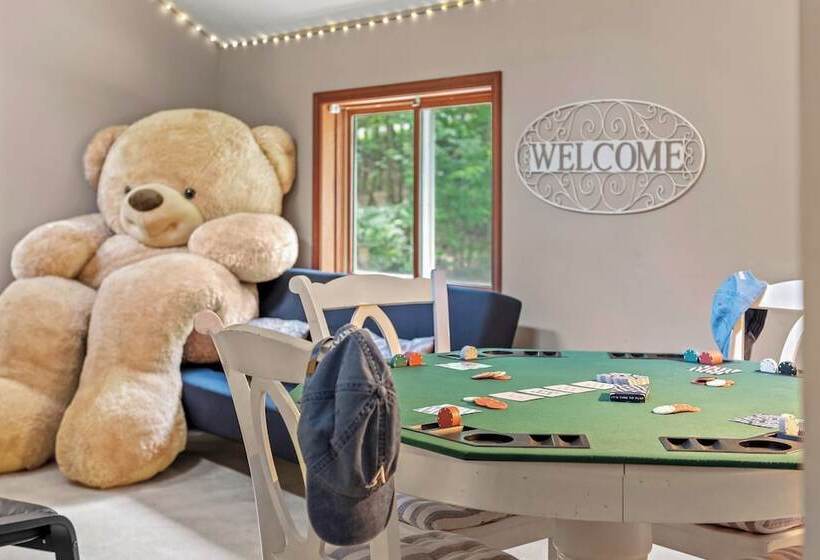 The Great Escape By Avantstay Game Room, Hot Tub