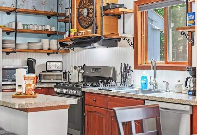 The Great Escape By Avantstay Game Room, Hot Tub