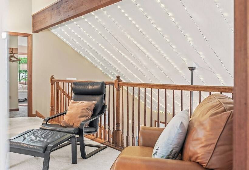 The Great Escape By Avantstay Game Room, Hot Tub