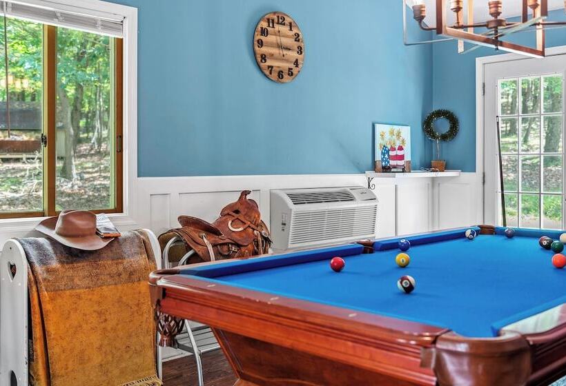 The Great Escape By Avantstay Game Room, Hot Tub