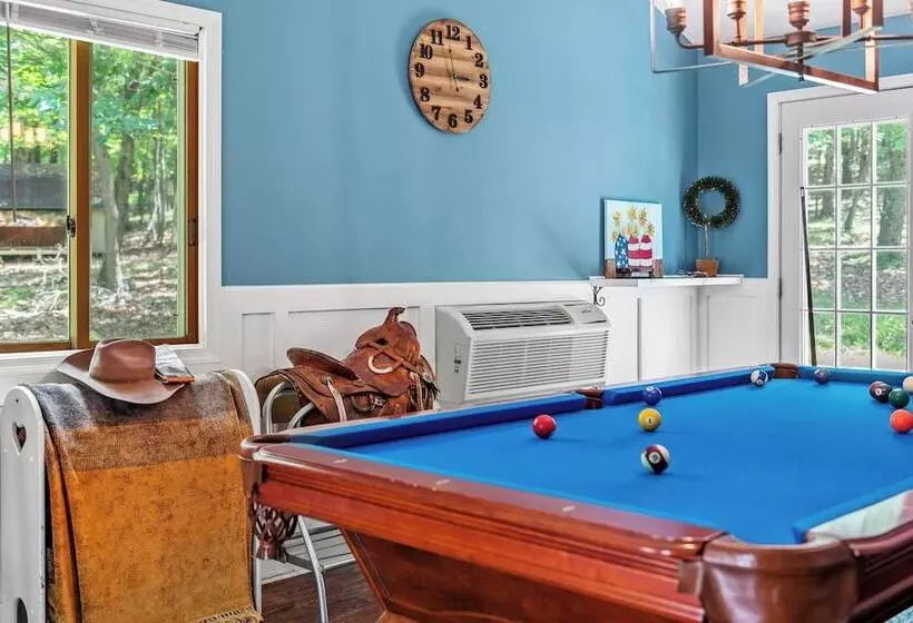 The Great Escape By Avantstay Game Room, Hot Tub