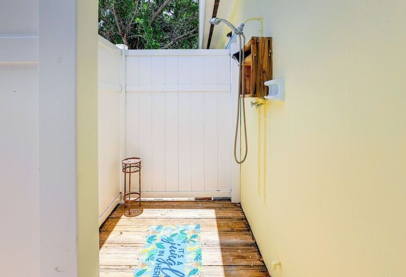 Waterfront Vero Beach Home W/ Pool & Boat Dock!