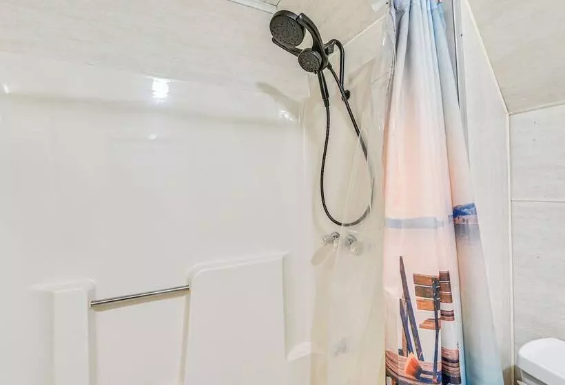 5 Mi To Cave Run Lake: Wellington Cabin W/ Deck!