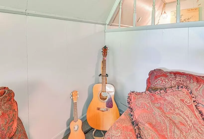 5 Mi To Cave Run Lake: Wellington Cabin W/ Deck!