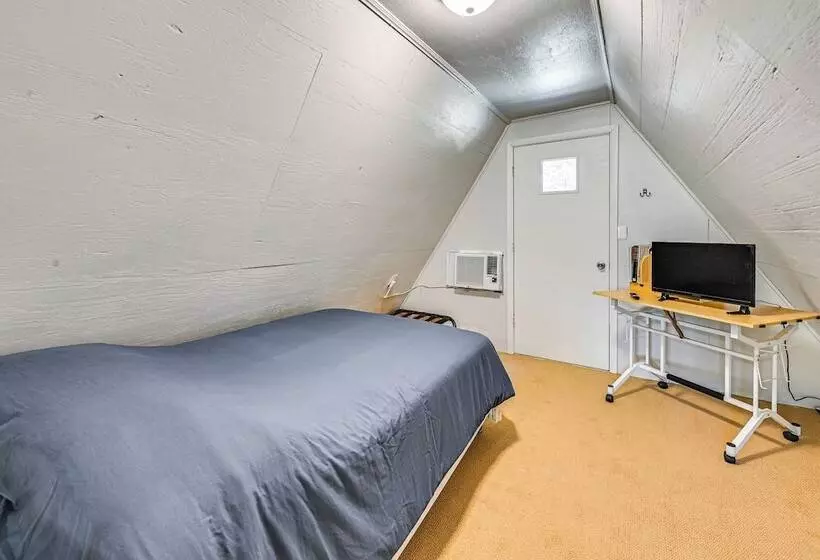 5 Mi To Cave Run Lake: Wellington Cabin W/ Deck!