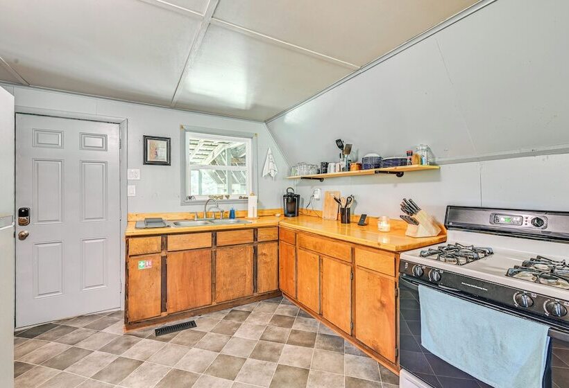 5 Mi To Cave Run Lake: Wellington Cabin W/ Deck!