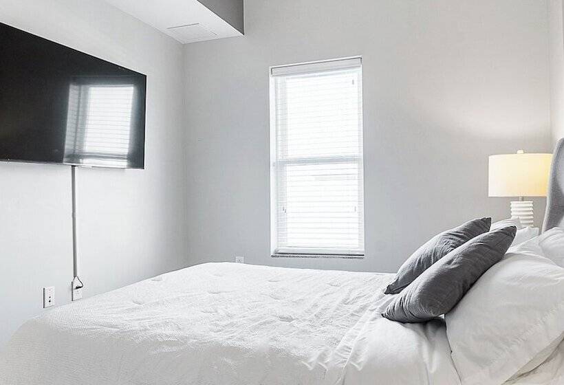 9 On Canal By  Landing