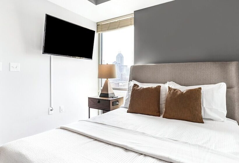 9 On Canal By  Landing