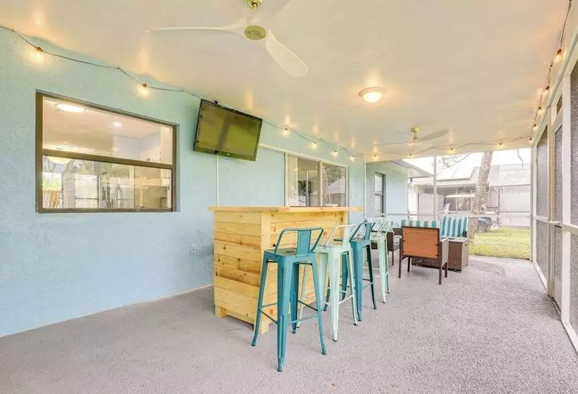 Beachy Port St Lucie Home W/ Hot Tub & Fire Pit!