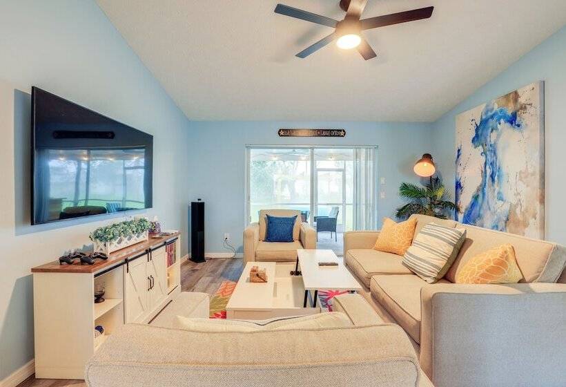 Beachy Port St Lucie Home W/ Hot Tub & Fire Pit!