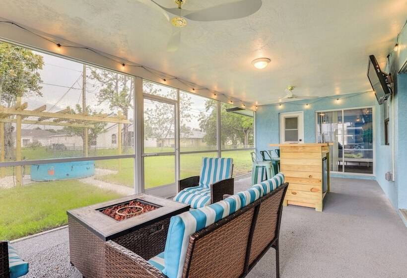 Beachy Port St Lucie Home W/ Hot Tub & Fire Pit!