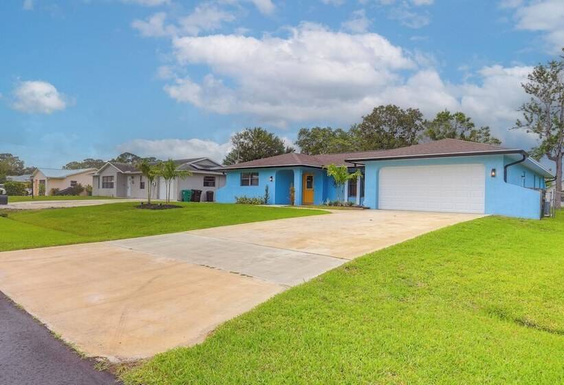 Beachy Port St Lucie Home W/ Hot Tub & Fire Pit!