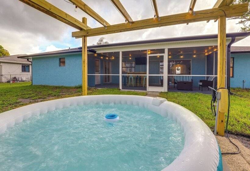 Beachy Port St Lucie Home W/ Hot Tub & Fire Pit!