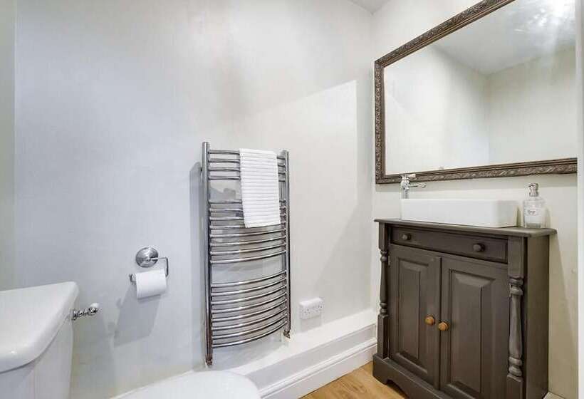 Charming Reigate Cottage Retreat