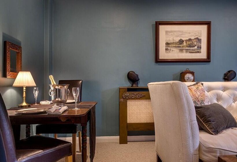 Charming Reigate Cottage Retreat