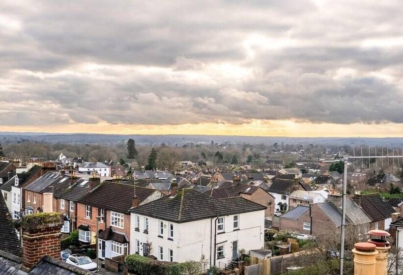 Charming Reigate Cottage Retreat