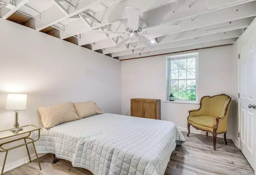 Charming Wolcott Cottage W/ Fire Pit & Mini Dock