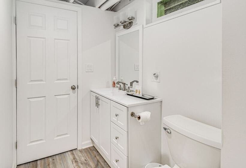 Charming Wolcott Cottage W/ Fire Pit & Mini Dock