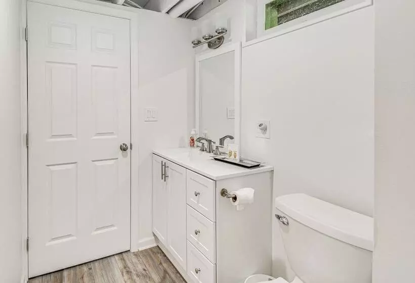 Charming Wolcott Cottage W/ Fire Pit & Mini Dock