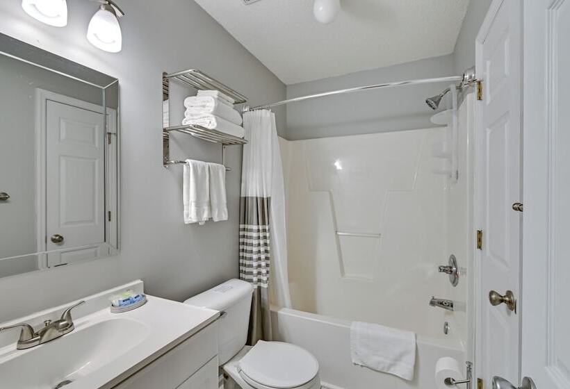 Convenient Hope Mills Home ~ 6 Mi To Fayetteville!