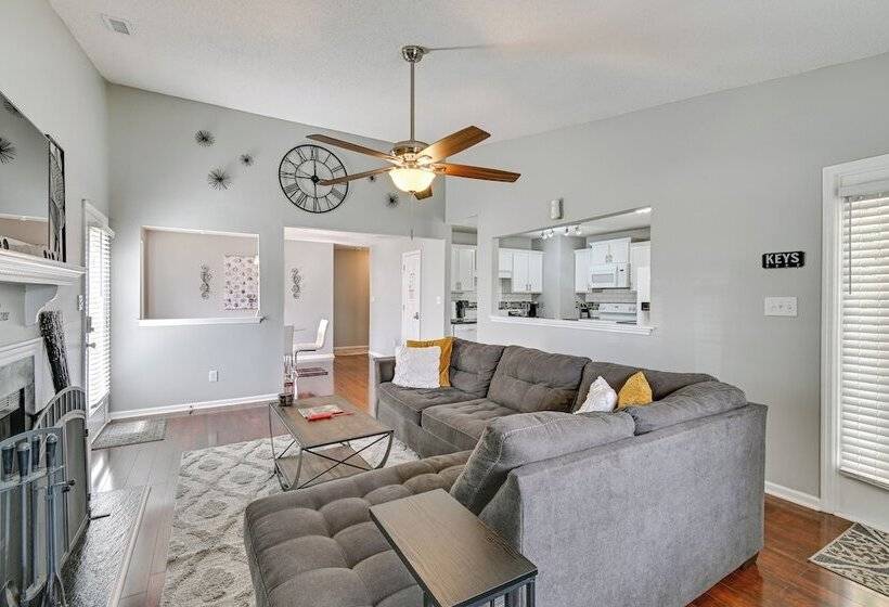 Convenient Hope Mills Home ~ 6 Mi To Fayetteville!