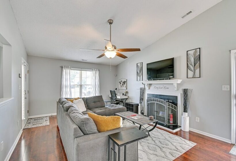 Convenient Hope Mills Home ~ 6 Mi To Fayetteville!