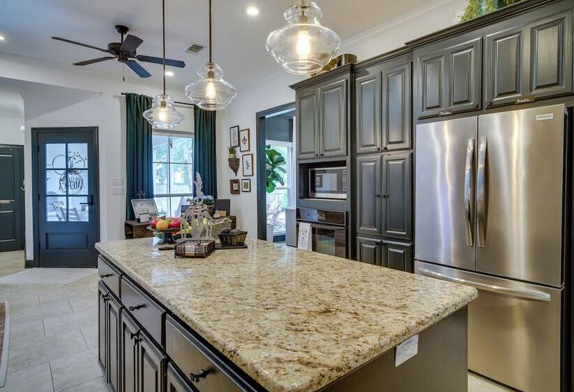 Elegant Baton Rouge Home W/ Yard ~ 3 Mi To Lsu!