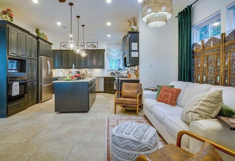 Elegant Baton Rouge Home W/ Yard ~ 3 Mi To Lsu!