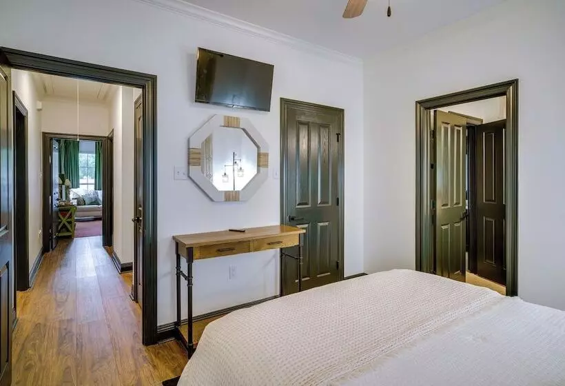 Elegant Baton Rouge Home W/ Yard ~ 3 Mi To Lsu!