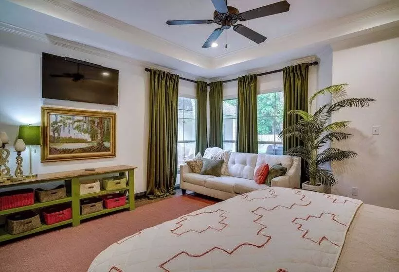 Elegant Baton Rouge Home W/ Yard ~ 3 Mi To Lsu!