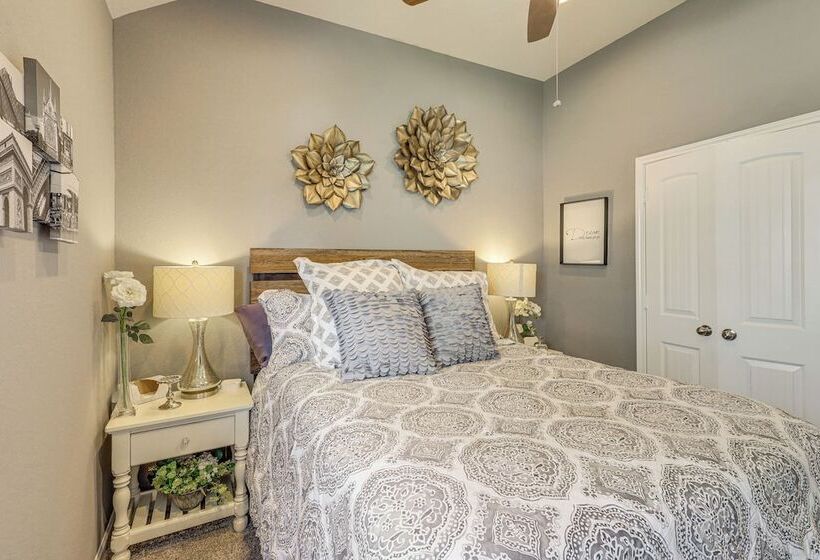 Walk To Brazos County Expo: Elegant Home W/ Grill!