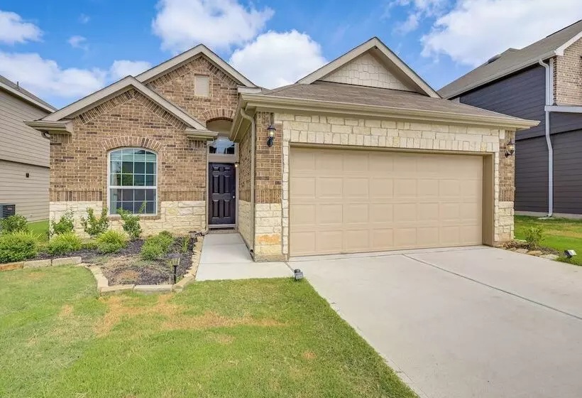 Walk To Brazos County Expo: Elegant Home W/ Grill!