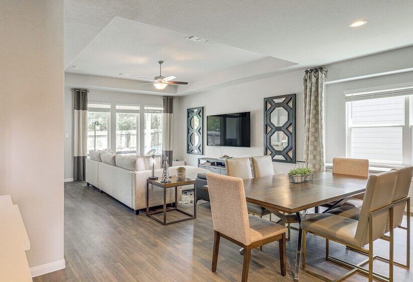 Walk To Brazos County Expo: Elegant Home W/ Grill!