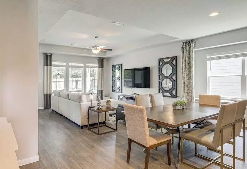 Walk To Brazos County Expo: Elegant Home W/ Grill!