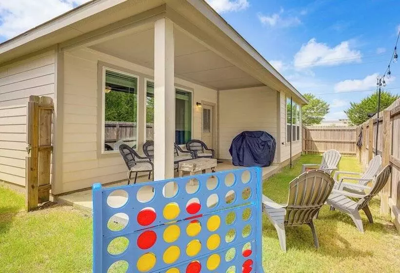 Walk To Brazos County Expo: Elegant Home W/ Grill!