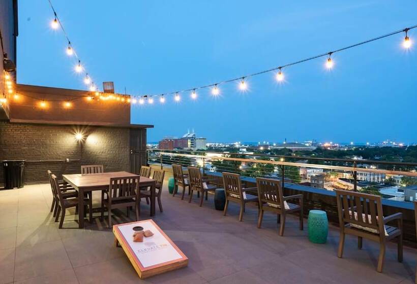 Elevate 758 By  Landing