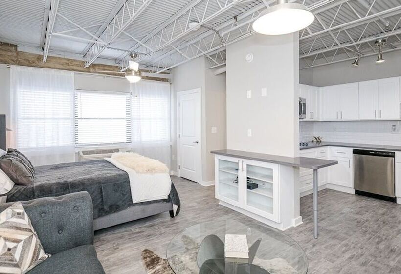 Elevate 758 By  Landing