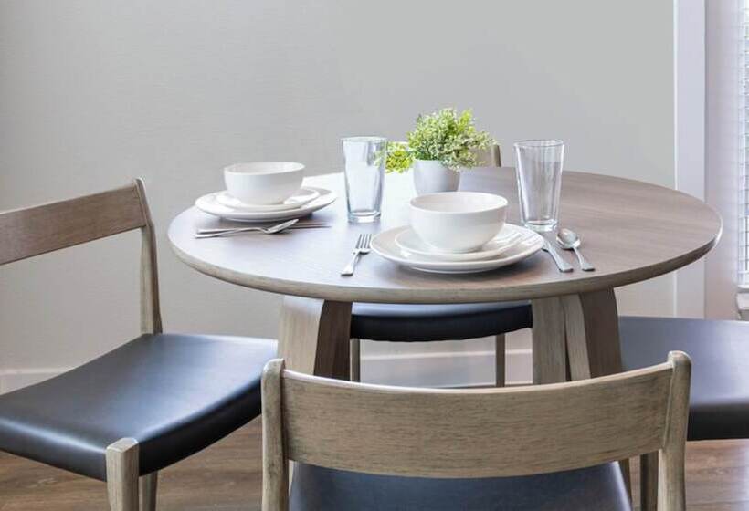 Elevate 758 By  Landing