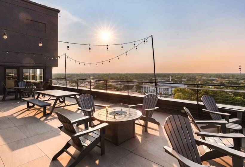 Elevate 758 By  Landing