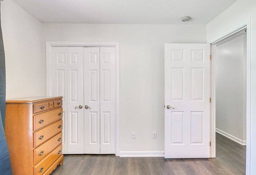 Lovely Mccormick Home In Savannah Lakes Village