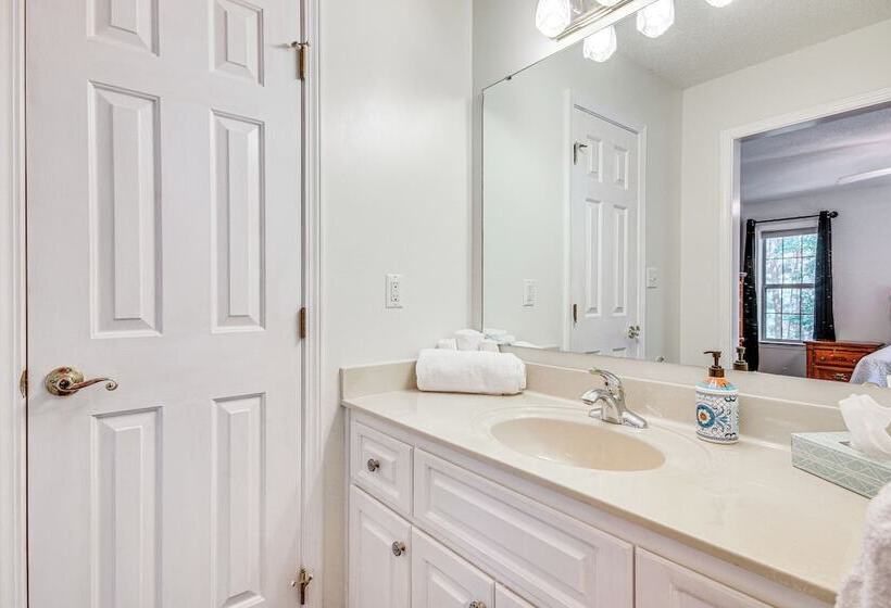 Lovely Mccormick Home In Savannah Lakes Village