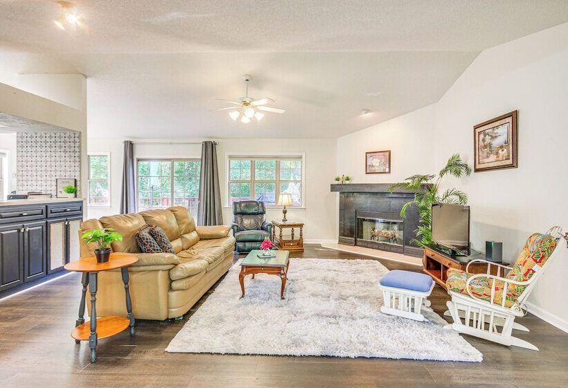 Lovely Mccormick Home In Savannah Lakes Village