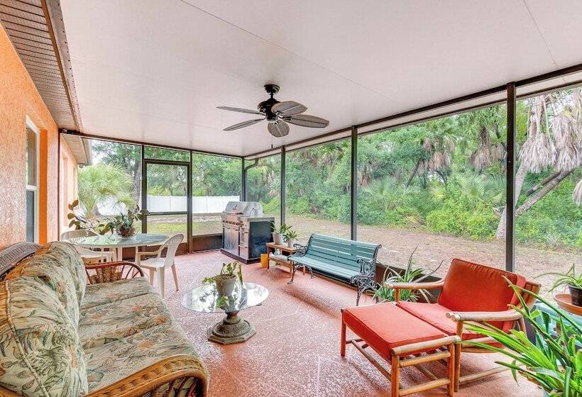 North Port Home W/ Charming Lanai ~ 7 Mi To Beach