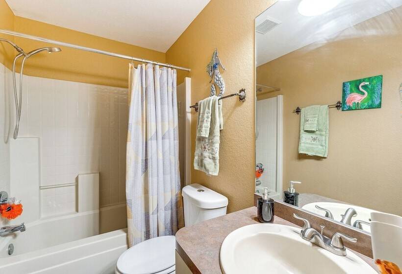 North Port Home W/ Charming Lanai ~ 7 Mi To Beach