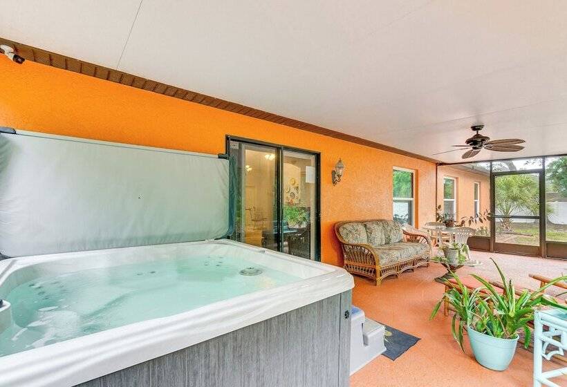 North Port Home W/ Charming Lanai ~ 7 Mi To Beach