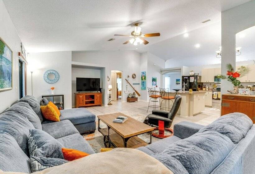 North Port Home W/ Charming Lanai ~ 7 Mi To Beach