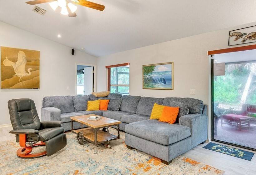 North Port Home W/ Charming Lanai ~ 7 Mi To Beach