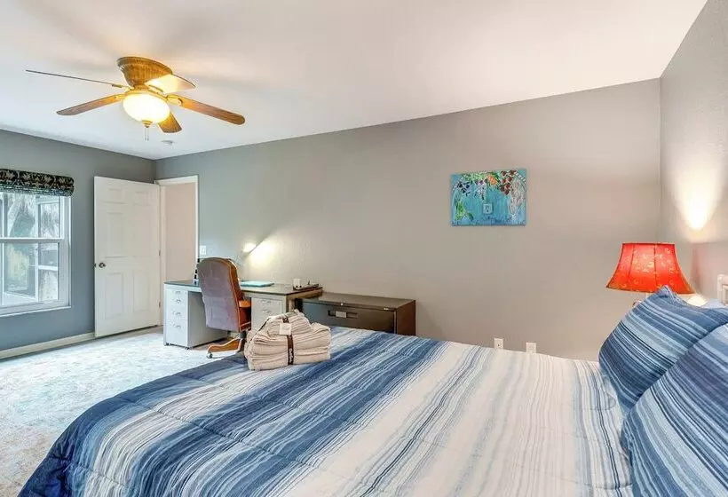 North Port Home W/ Charming Lanai ~ 7 Mi To Beach