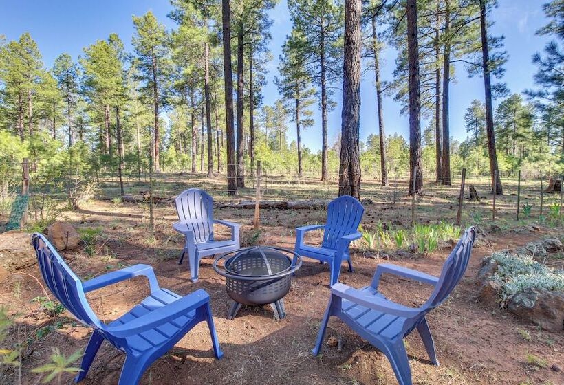 Peaceful Pinetop Cabin W/ Deck & Fire Pit!